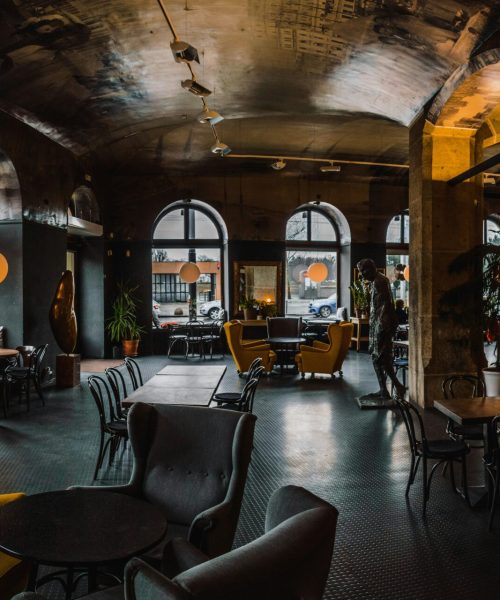 sebastian-schuppik-H7xTpvBjJS4-unsplash